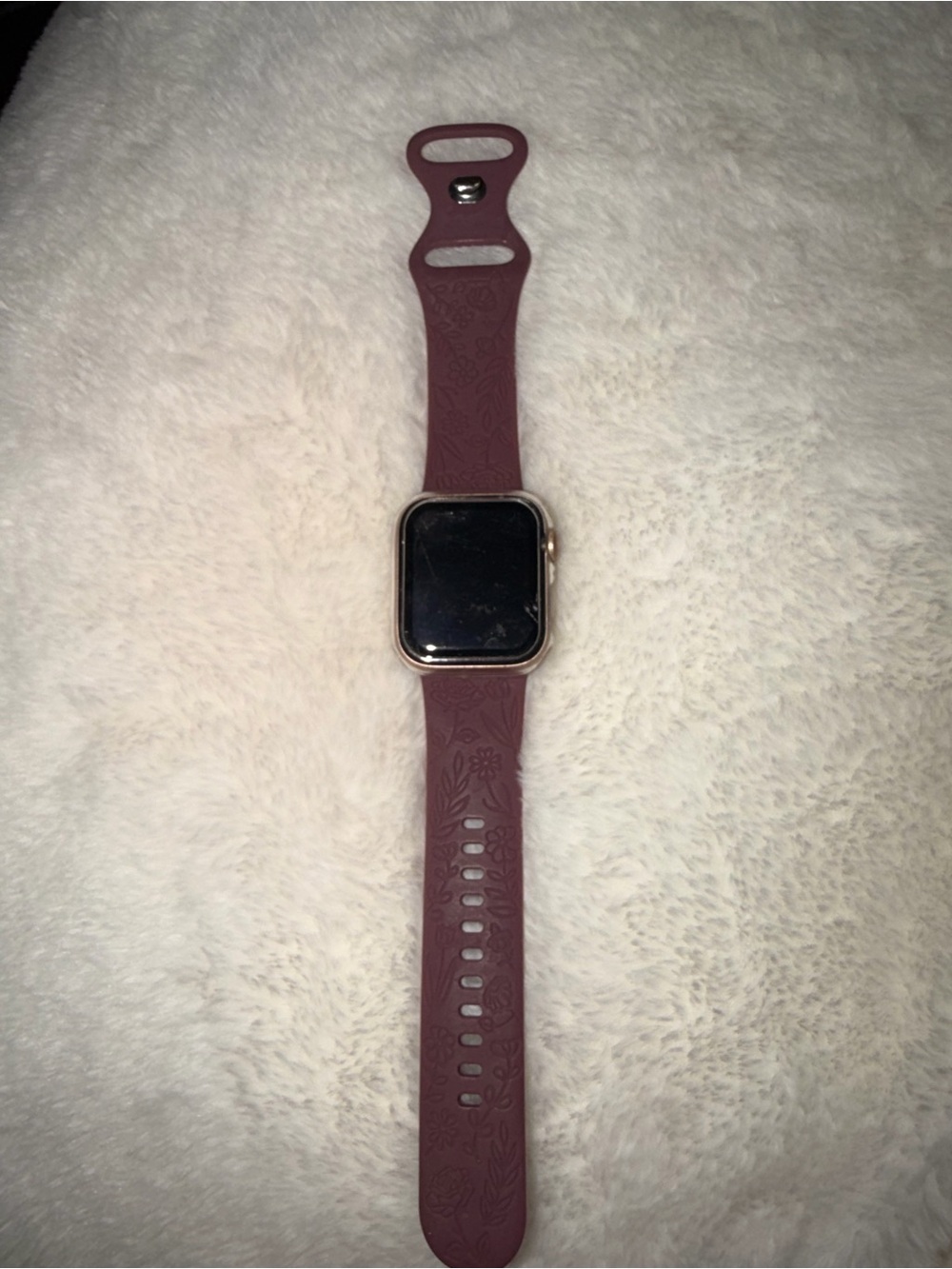 Series 4 Apple Watch W/ Multiple Interchangeable Bands (92% Battery Health) - Picture 2 of 9